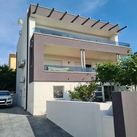 Ska 아파트 풀라