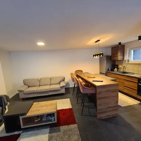 Ska Apartment *